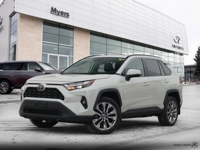 Toyota RAV4 XLE AWD 2022