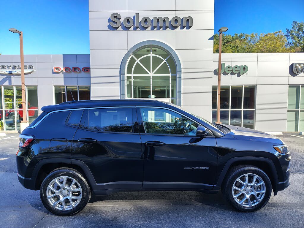 2023 Jeep Compass Latitude Lux 4WD