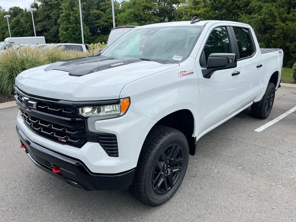 2025 Chevrolet Silverado 1500 LT Trail Boss Crew Cab 4WD