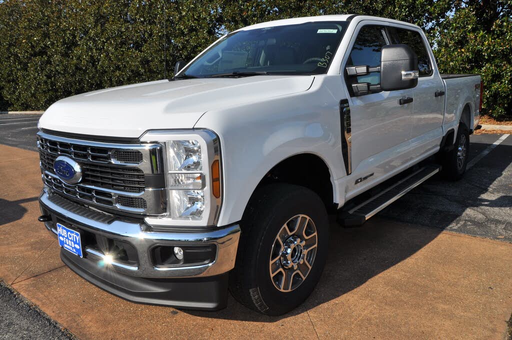 2025 Ford F-250 Super Duty XLT Crew Cab 4WD