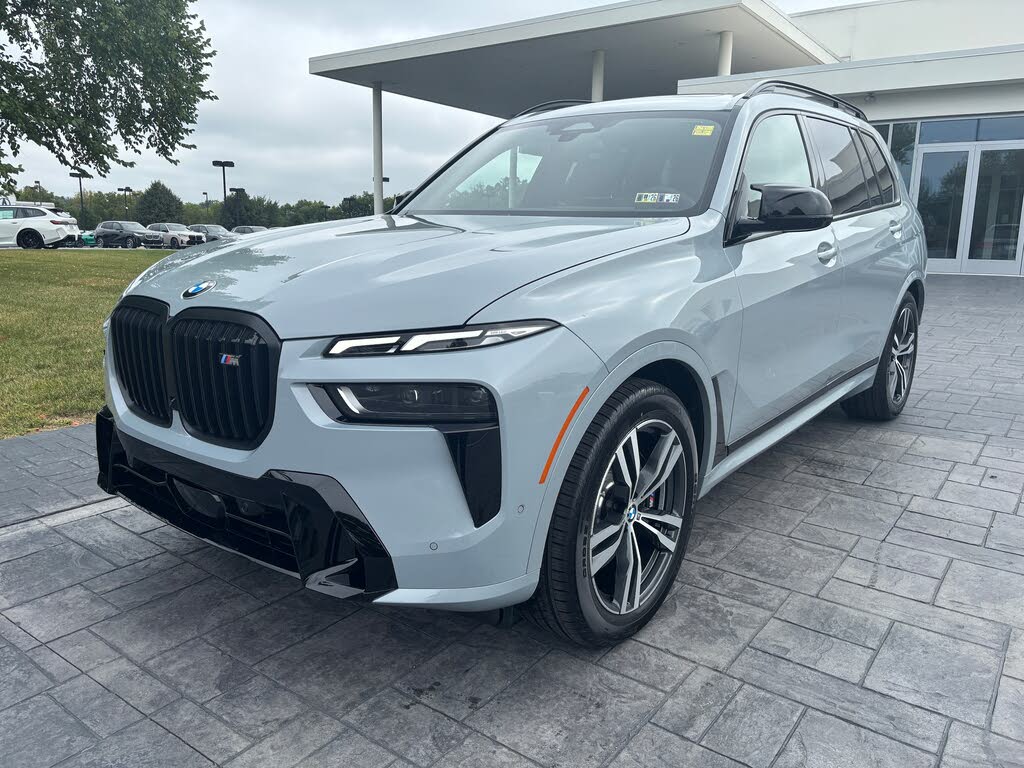 2026 BMW X7 M60i AWD