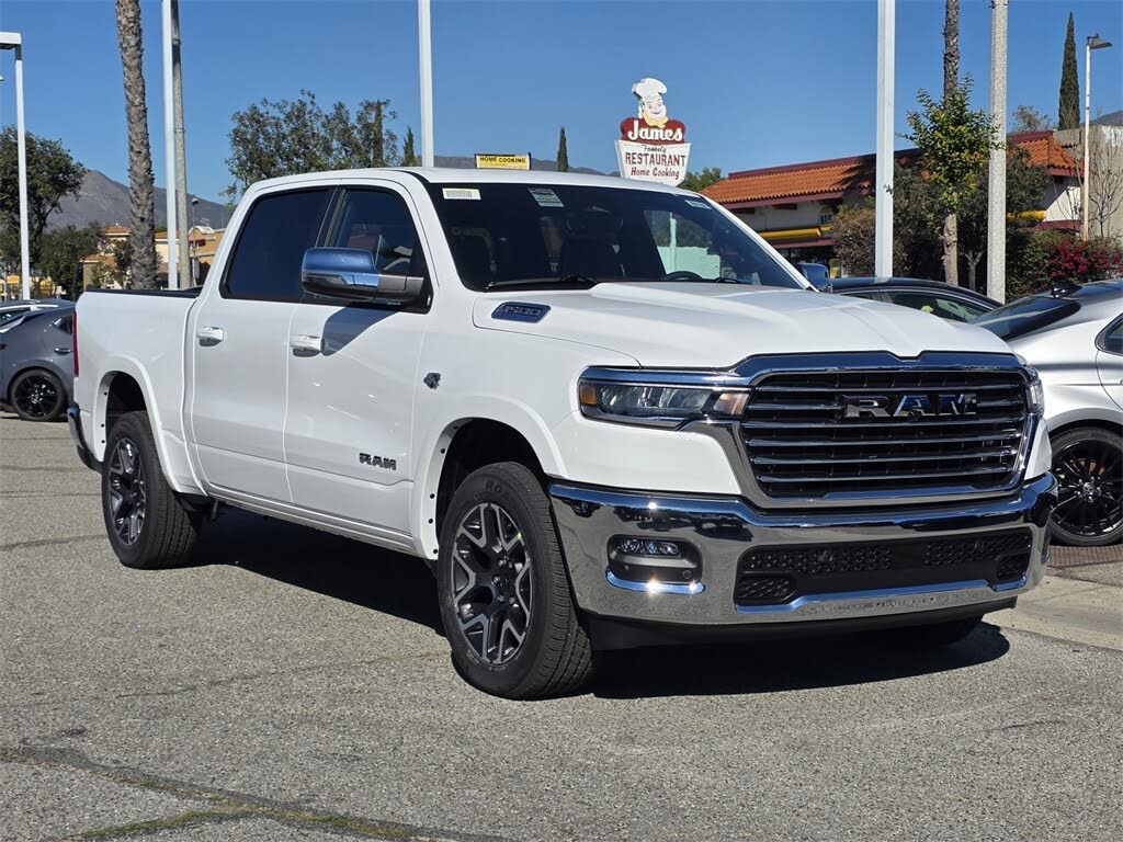 2026 RAM 1500 Laramie Crew Cab 4WD
