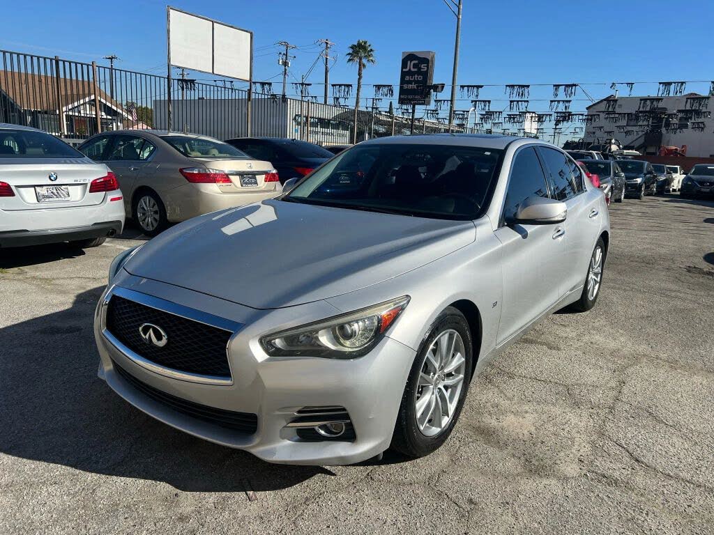 2015 INFINITI Q50 3.7 RWD