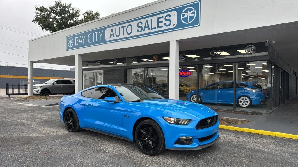 2017 Ford Mustang GT Premium Coupe RWD
