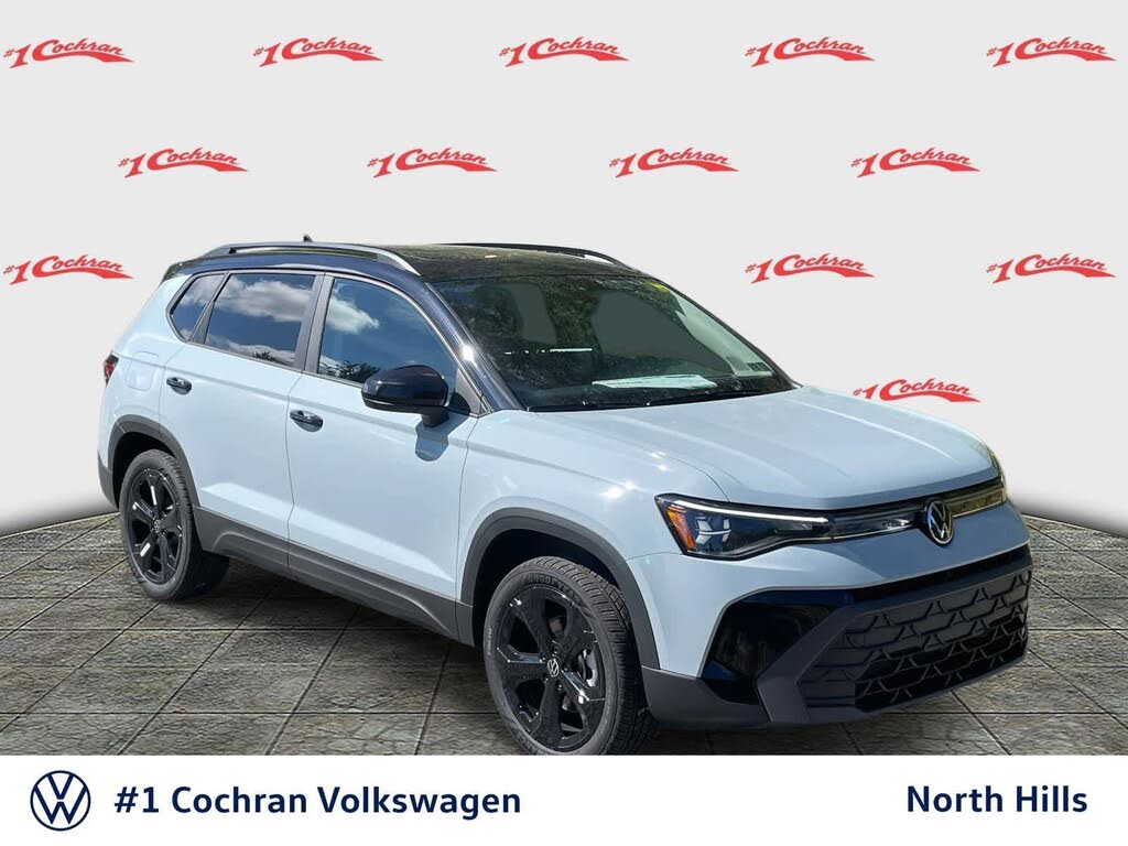 2025 Volkswagen Taos SE Black 4Motion