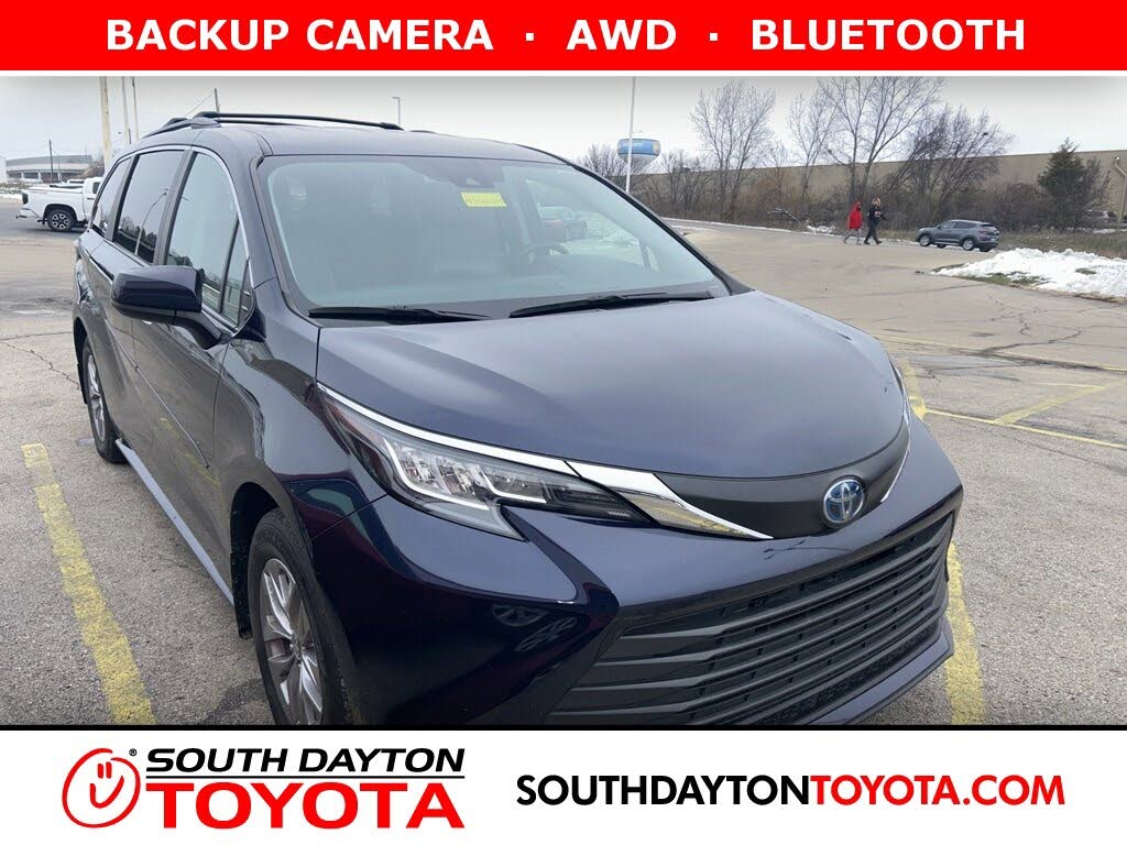 2022 Toyota Sienna LE 8-Passenger AWD