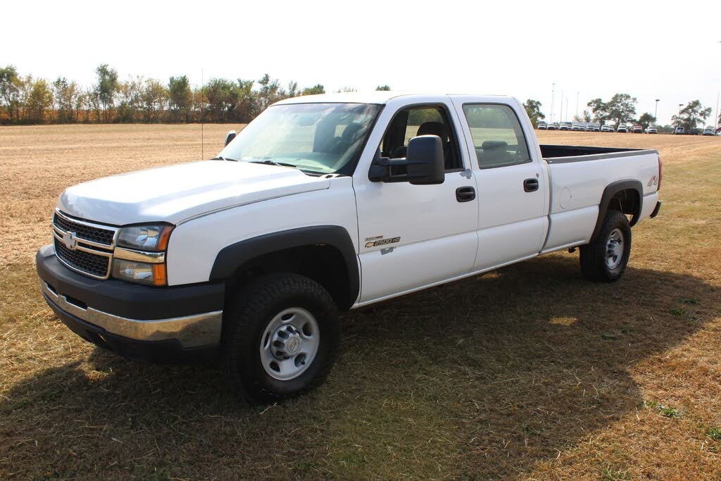 2006 Chevrolet Silverado 2500HD Work Truck Crew Cab 4WD