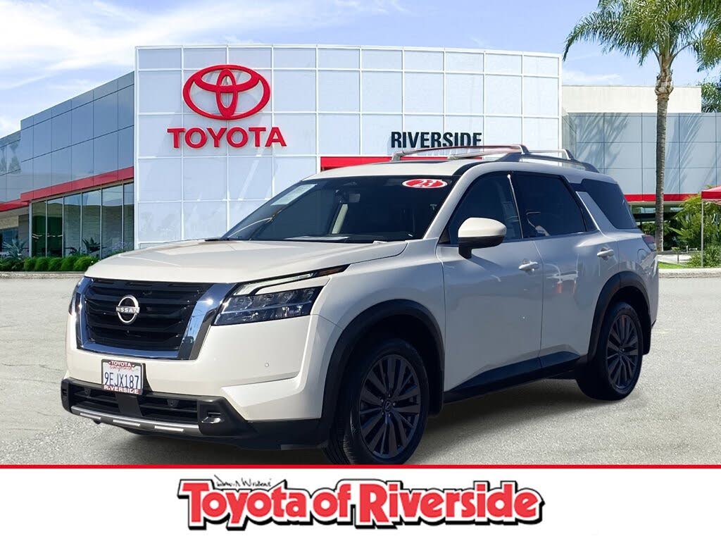 2023 Nissan Pathfinder SL FWD