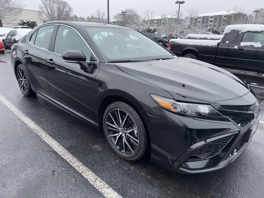 2024 Toyota Camry SE FWD