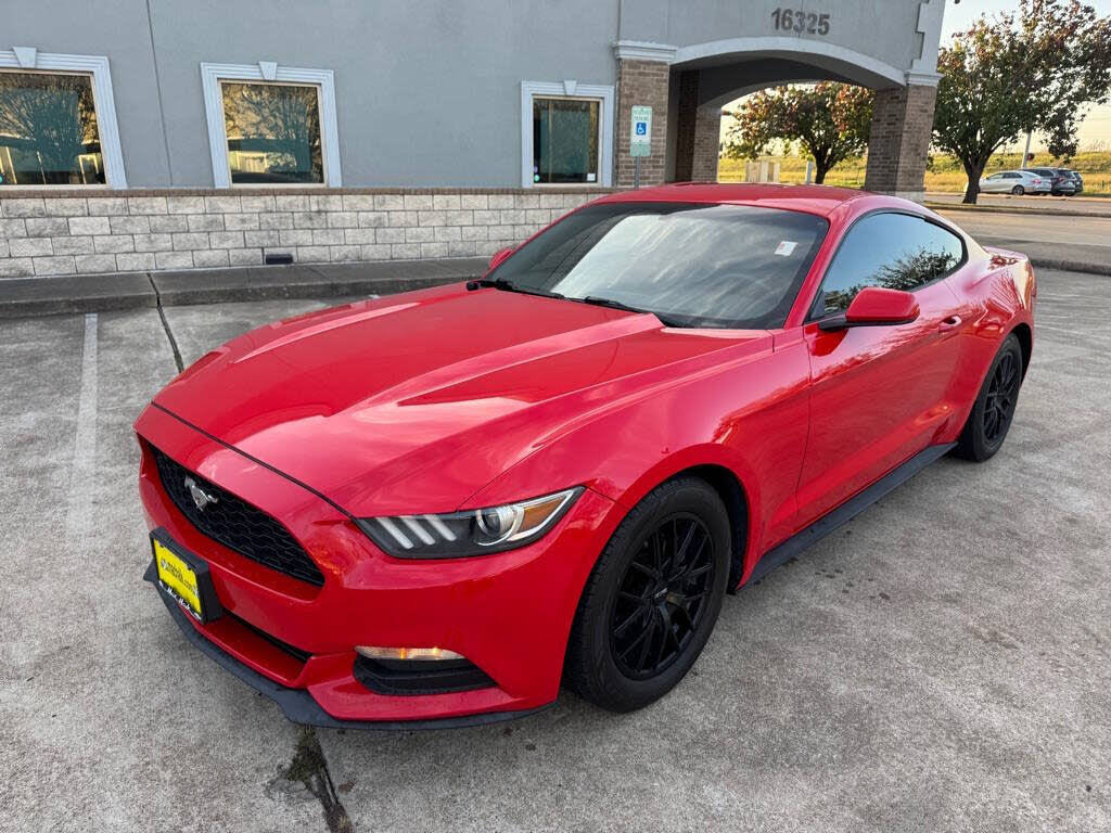 2017 Ford Mustang V6 Coupe RWD