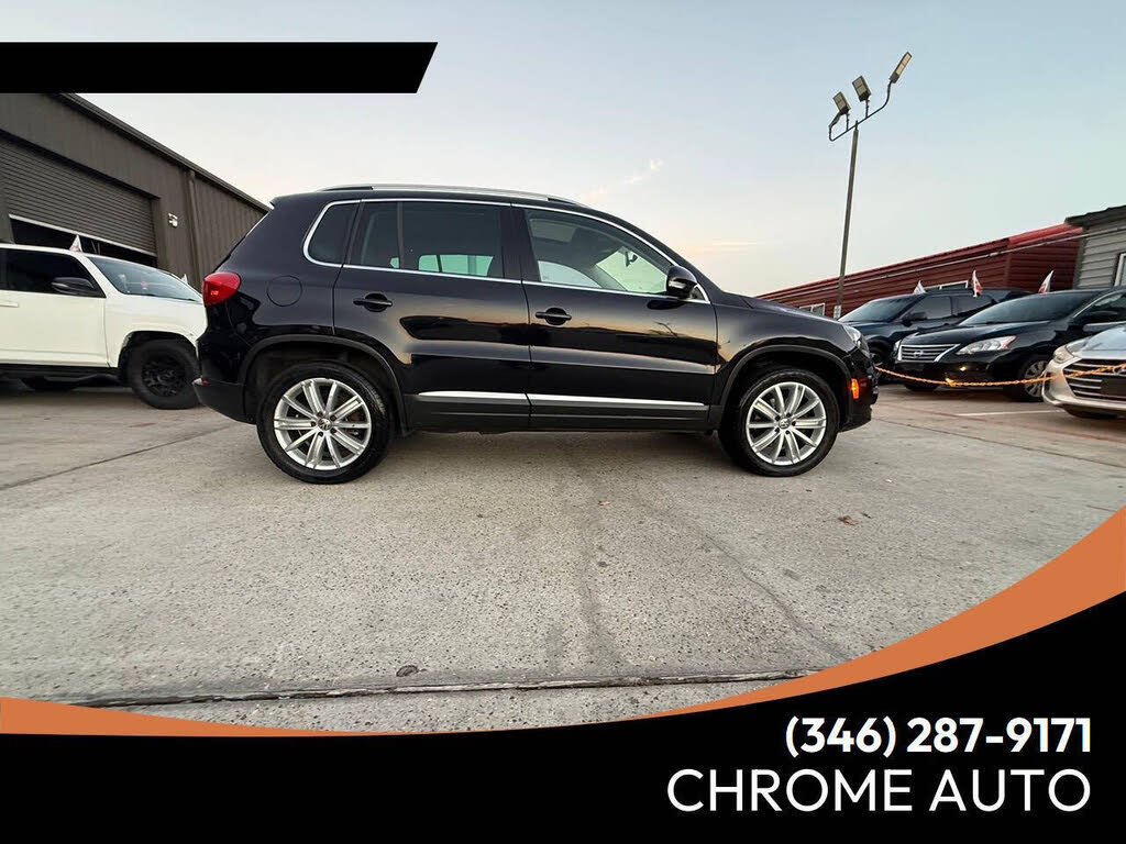 2013 Volkswagen Tiguan SE 4Motion with Sunroof and Navigation