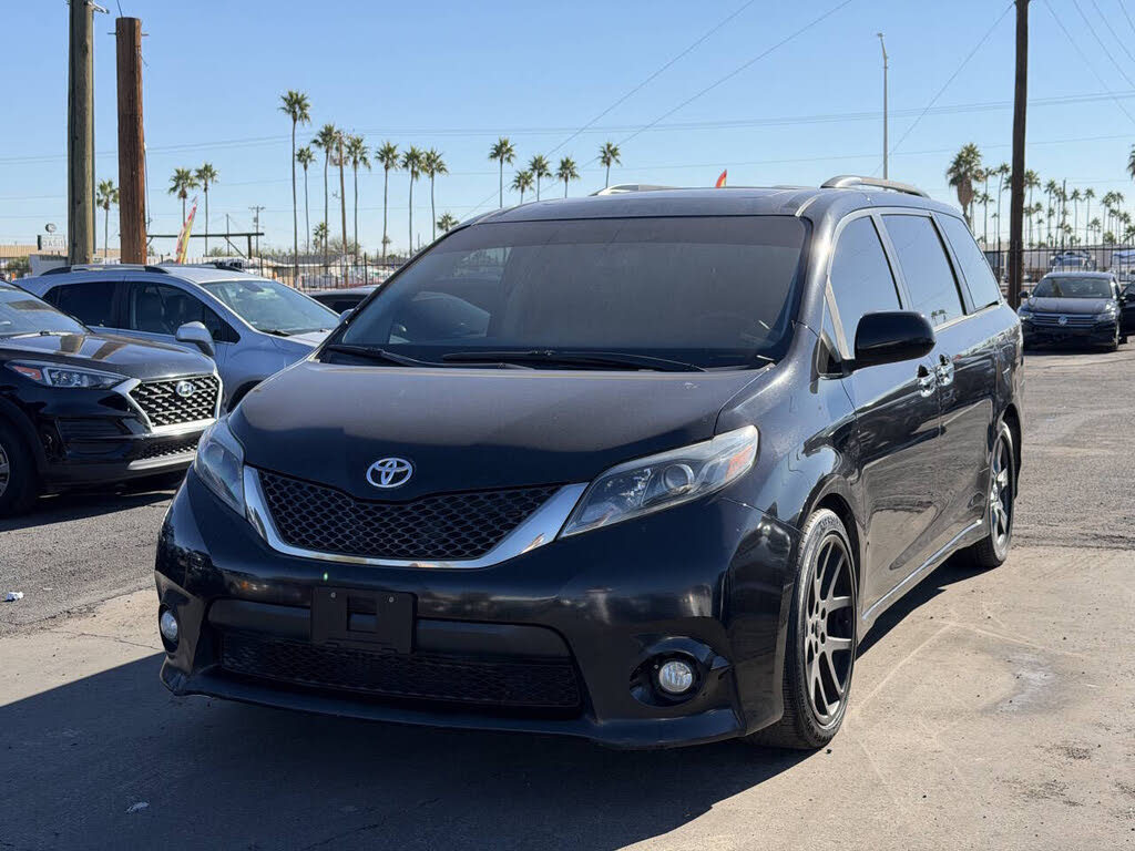 2017 Toyota Sienna SE Premium 8-Passenger FWD