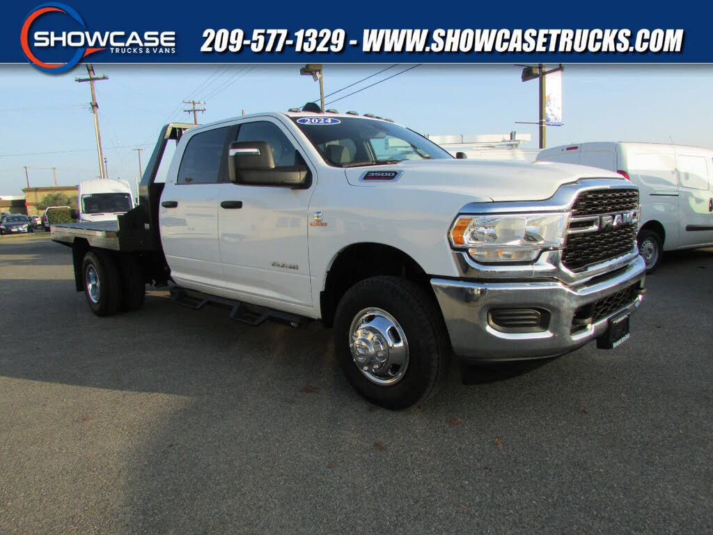 2024 RAM 3500 Chassis SLT Crew Cab LB DRW 4WD