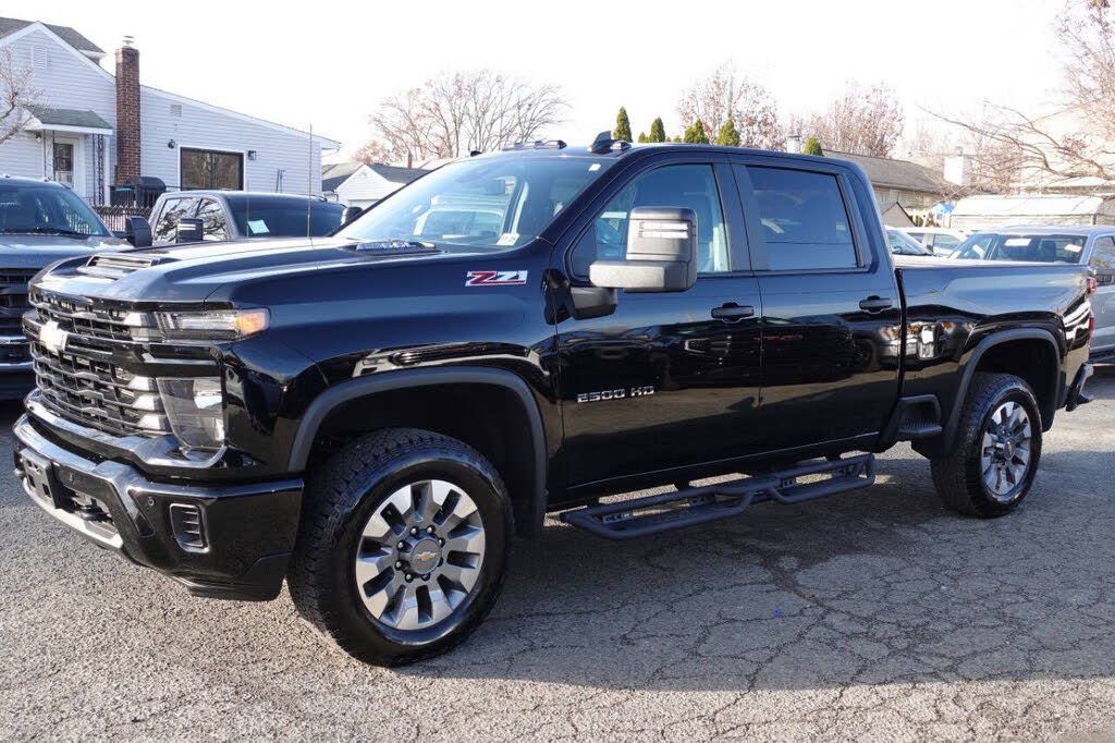 2025 Chevrolet Silverado 2500HD Custom Crew Cab 4WD
