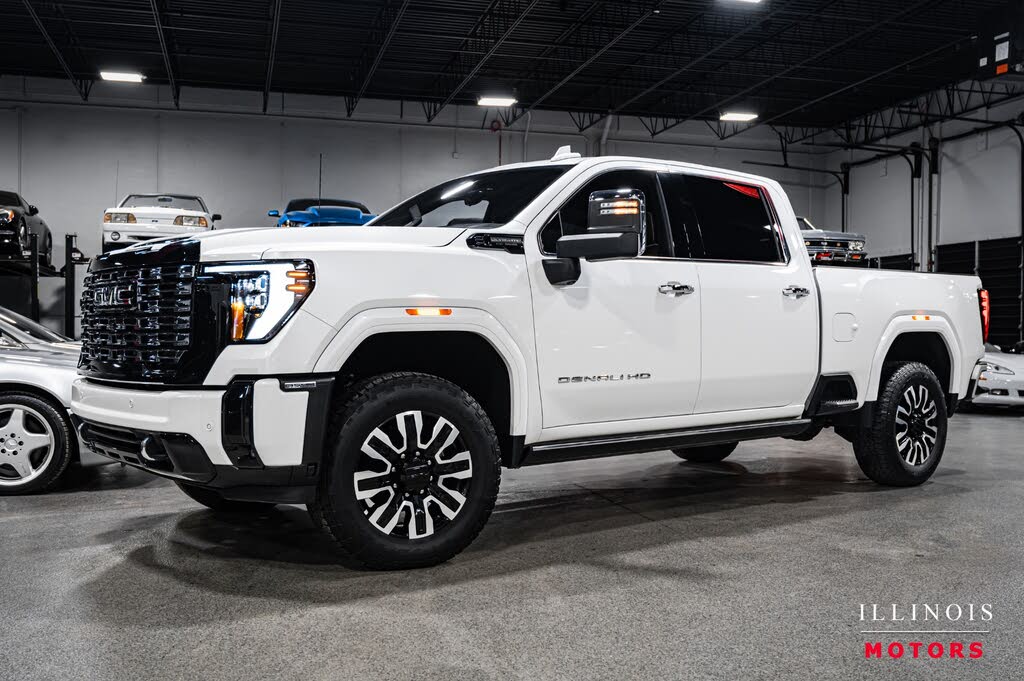 2025 GMC Sierra 3500HD Denali Ultimate Crew Cab 4WD