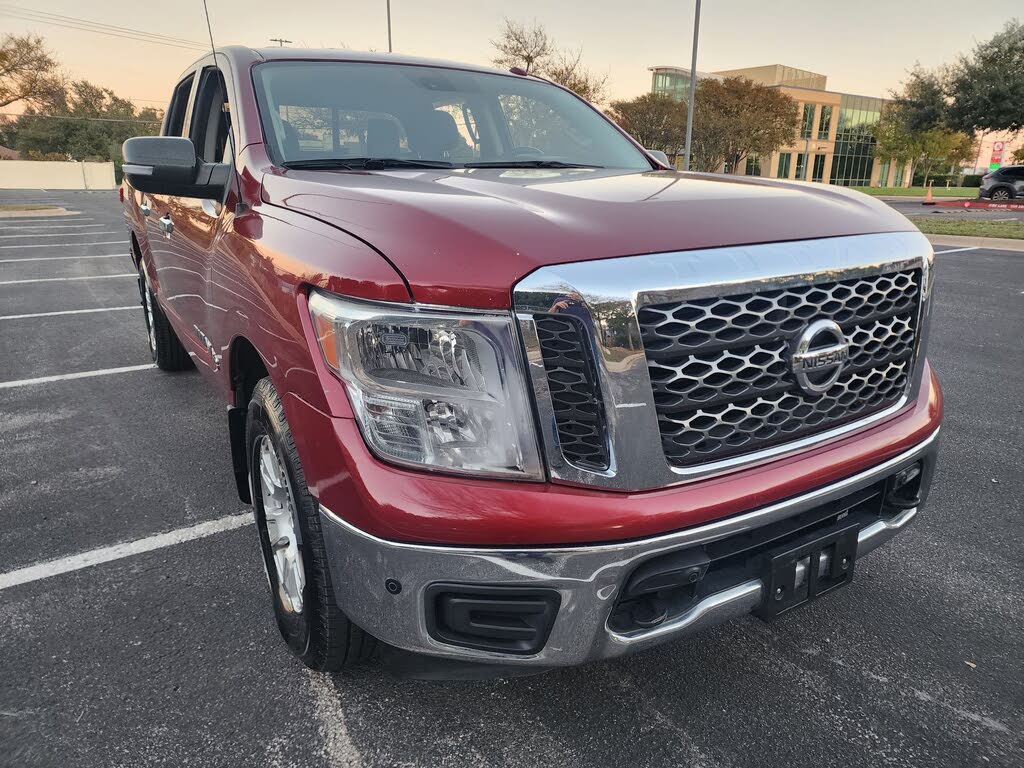 2018 Nissan Titan SV Crew Cab 4WD