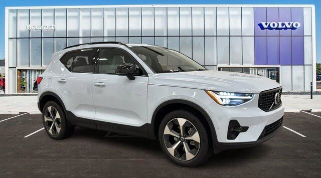 2026 Volvo XC40 B5 Plus AWD