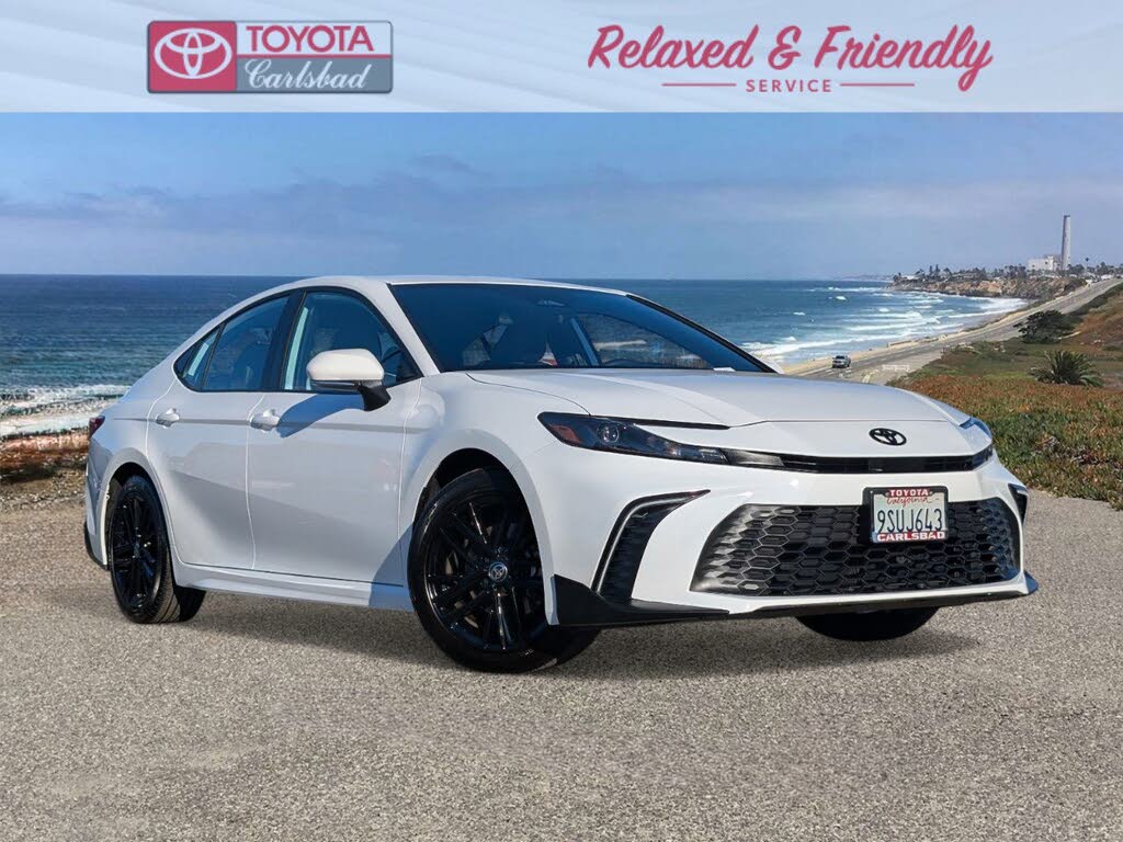 2025 Toyota Camry SE FWD