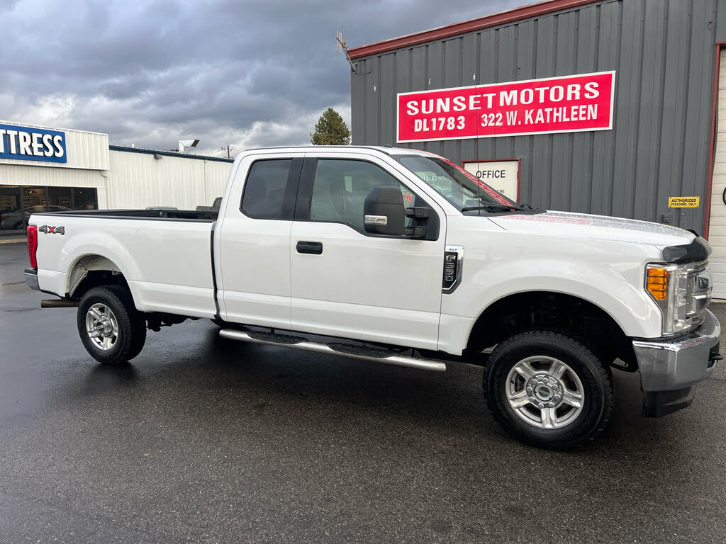 2017 Ford F-350 Super Duty XLT SuperCab LB 4WD