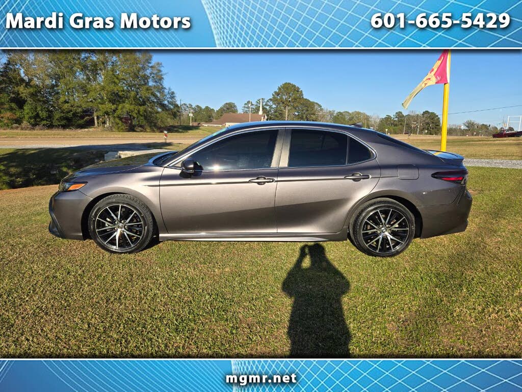 2022 Toyota Camry SE FWD