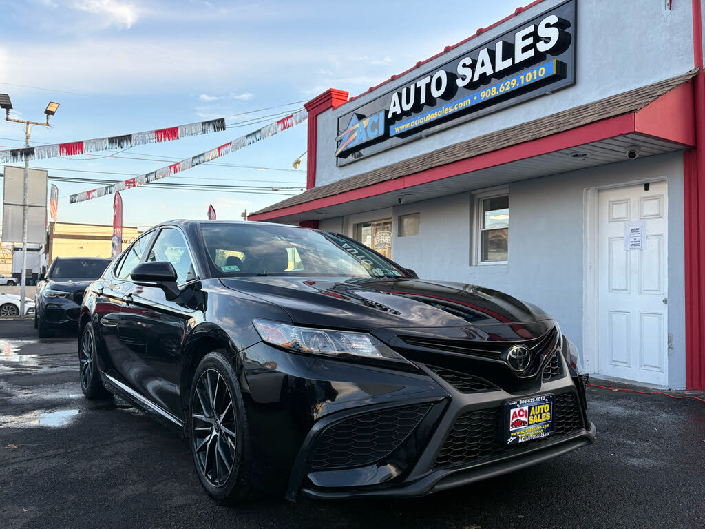 2022 Toyota Camry SE FWD