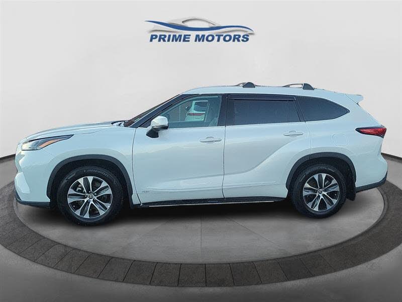 2022 Toyota Highlander Hybrid XLE AWD