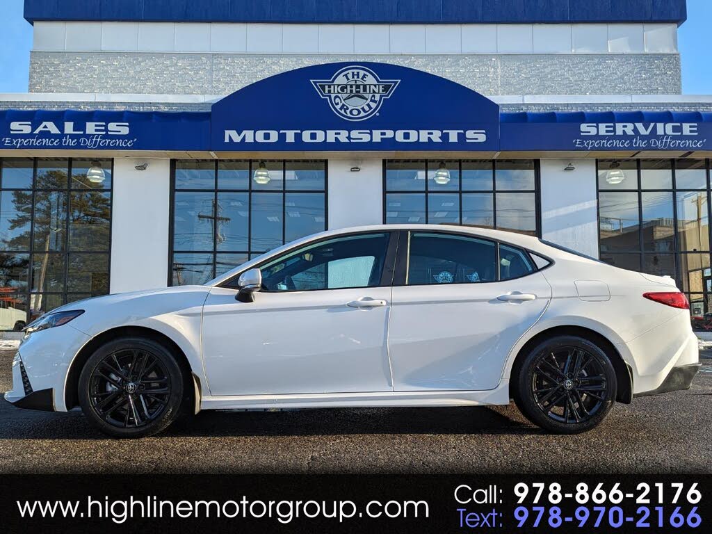 2025 Toyota Camry SE AWD