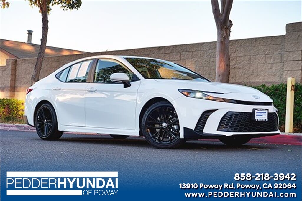 2025 Toyota Camry SE FWD