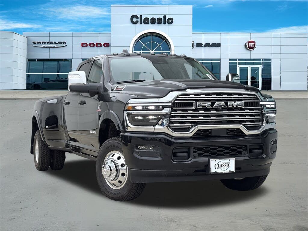 2026 RAM 3500 Limited Crew Cab LB DRW 4WD