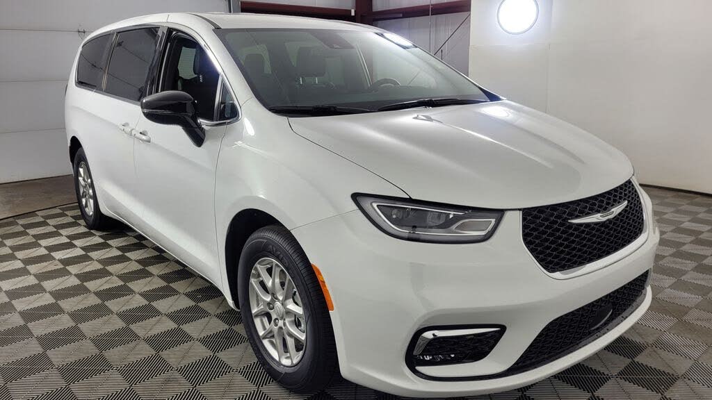 2026 Chrysler Pacifica Select FWD