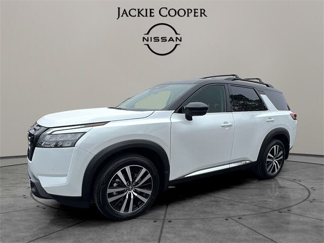2025 Nissan Pathfinder Platinum FWD
