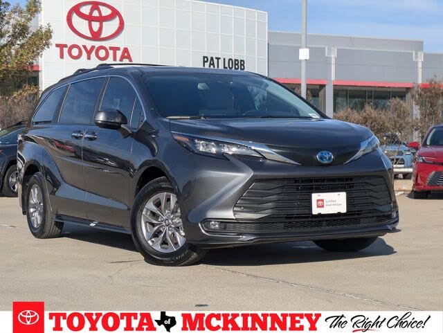 2025 Toyota Sienna XLE 7-Passenger FWD