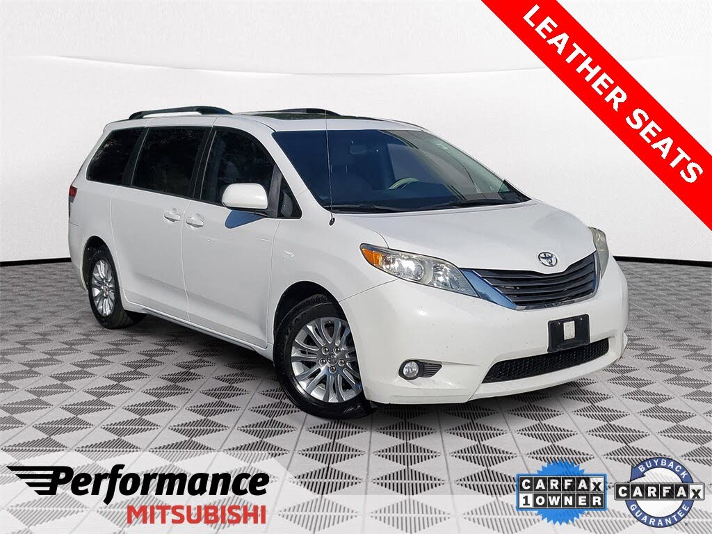 2014 Toyota Sienna XLE 7-Passenger Auto Access Seat