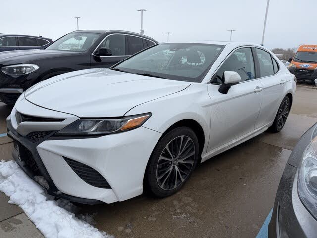 2019 Toyota Camry SE FWD