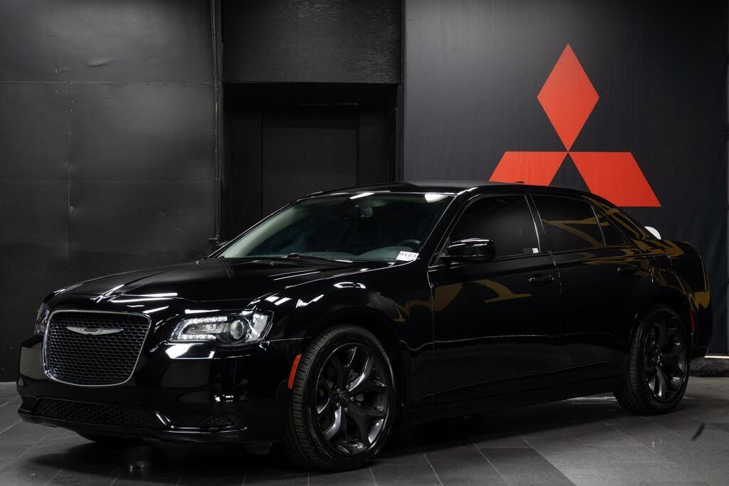 2022 Chrysler 300 Touring RWD
