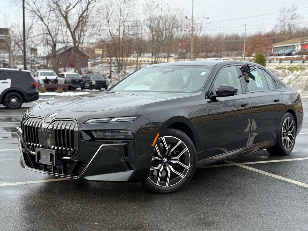 2025 BMW 7 Series 740i xDrive