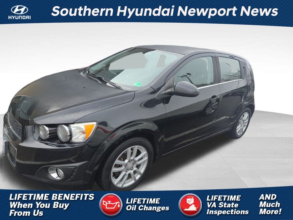 2016 Chevrolet Sonic LT Hatchback FWD