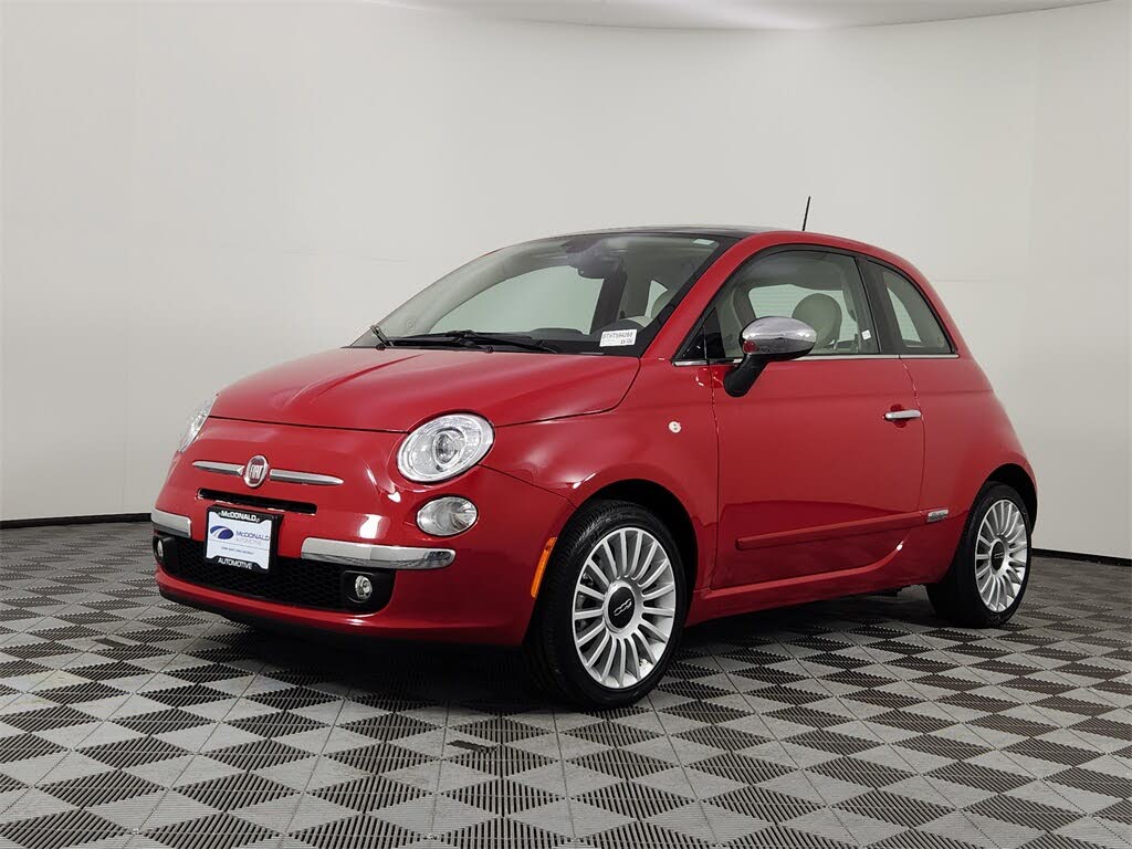 2017 FIAT 500 Lounge Hatchback FWD