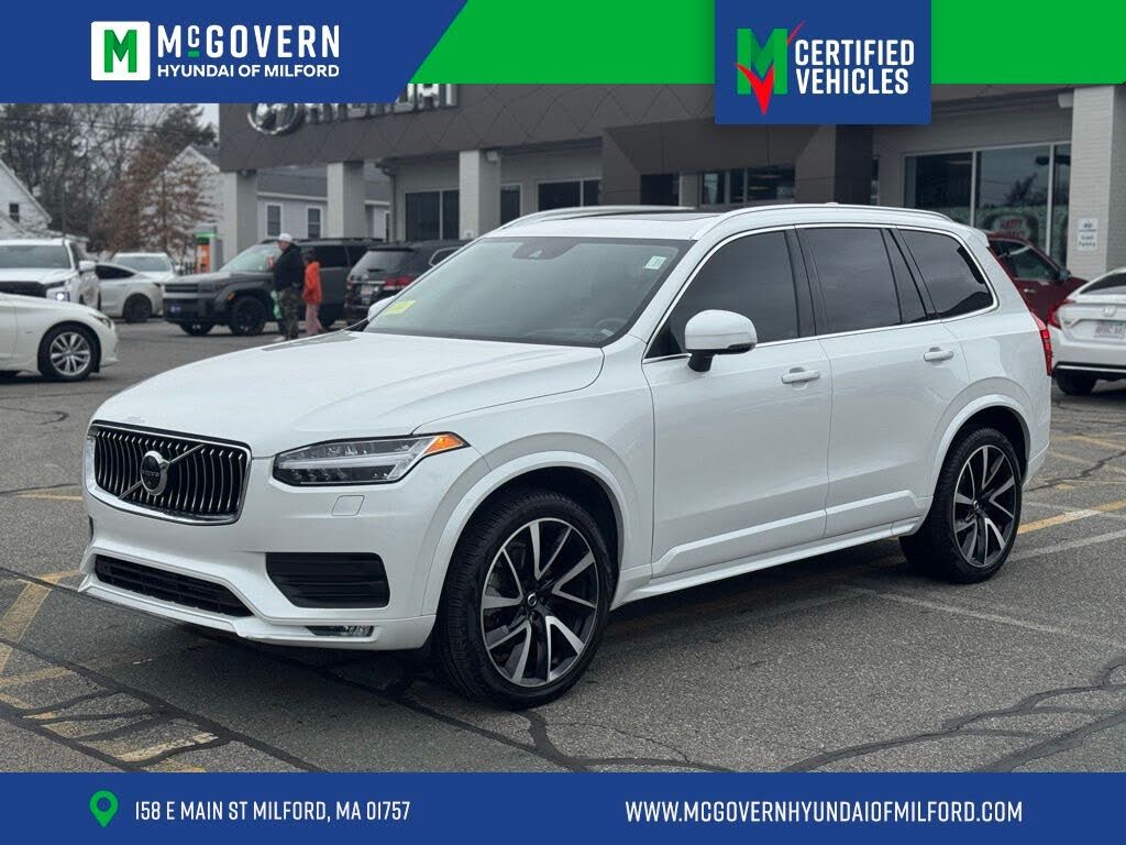 2022 Volvo XC90 T6 Momentum 7-Passenger AWD