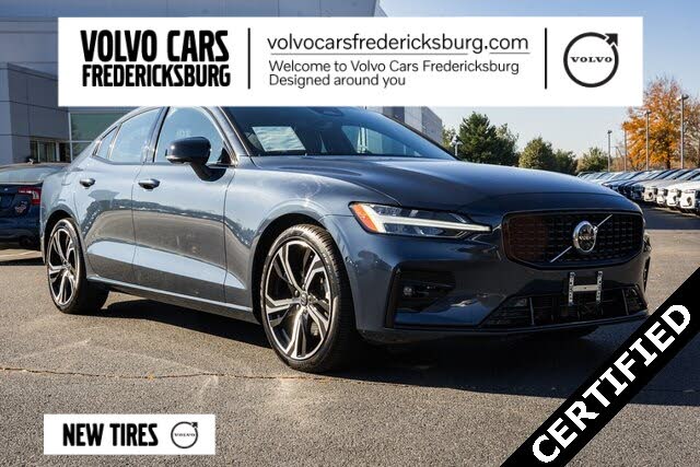 2024 Volvo S60 B5 Ultimate Dark Theme AWD
