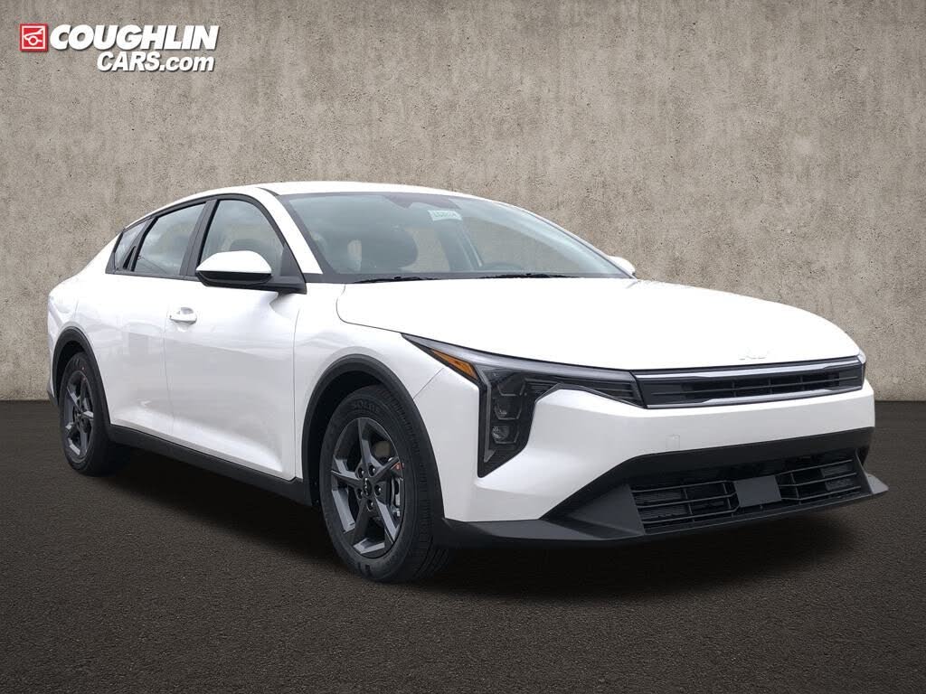 2025 Kia K4 LXS FWD
