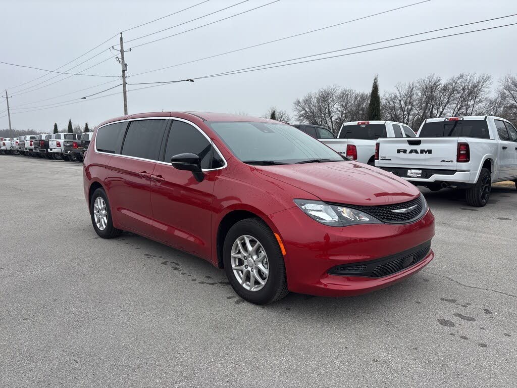 2026 Chrysler Voyager LX FWD