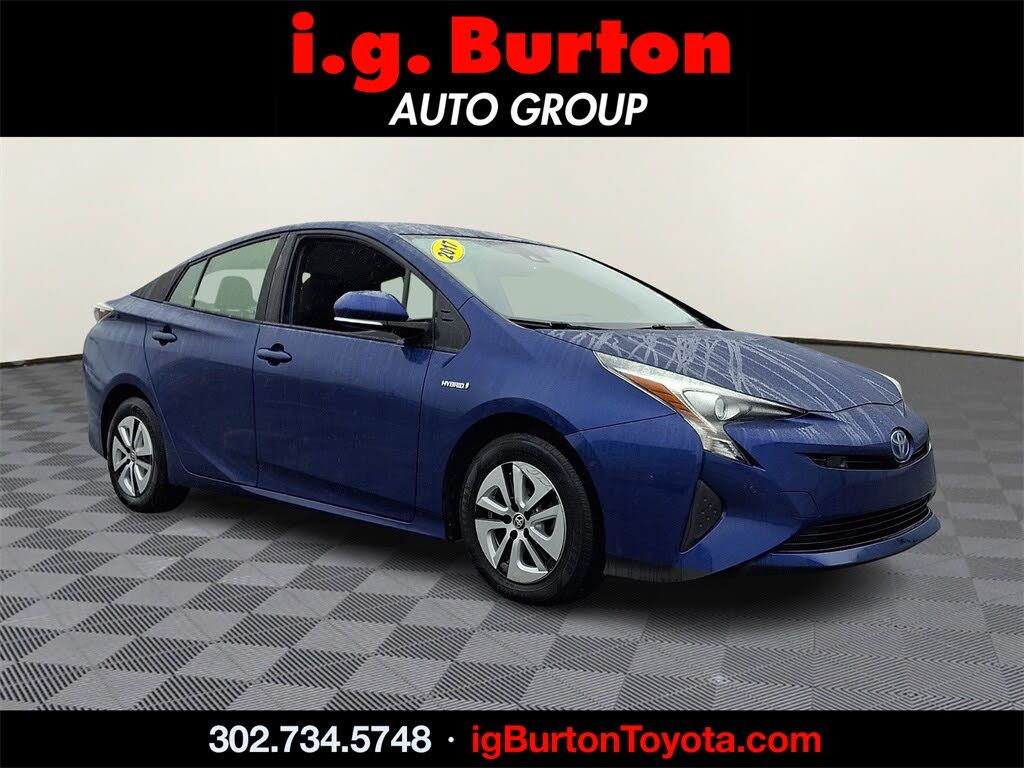 2017 Toyota Prius Two FWD