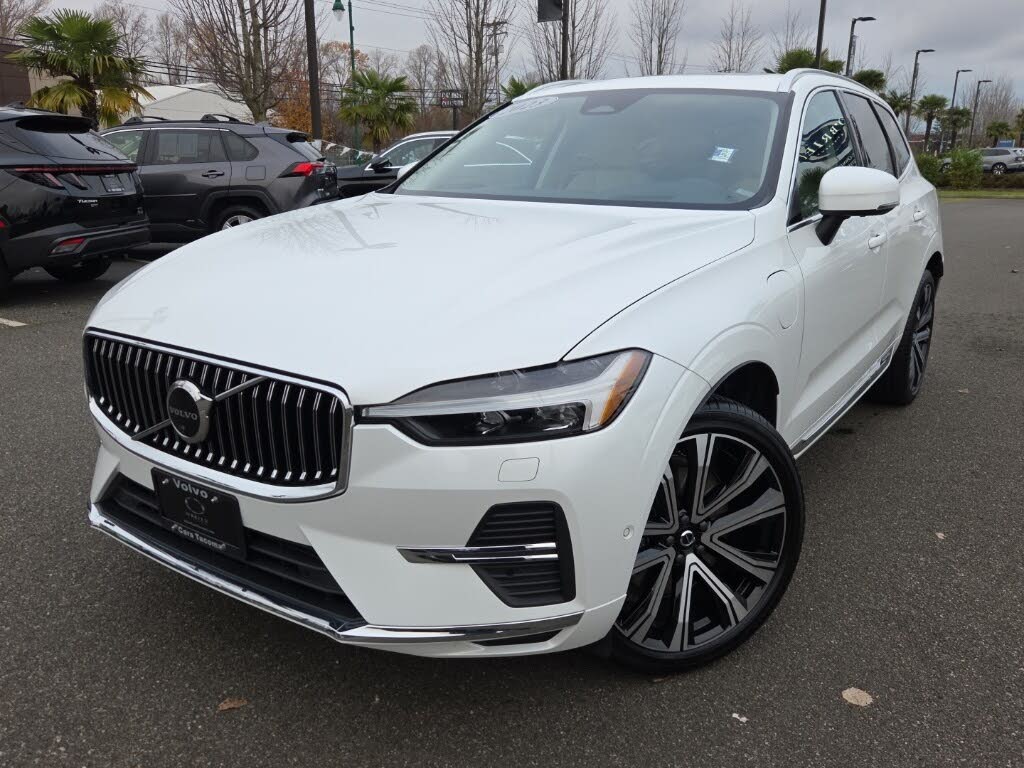 2023 Volvo XC60 Recharge T8 Ultimate Bright Theme eAWD