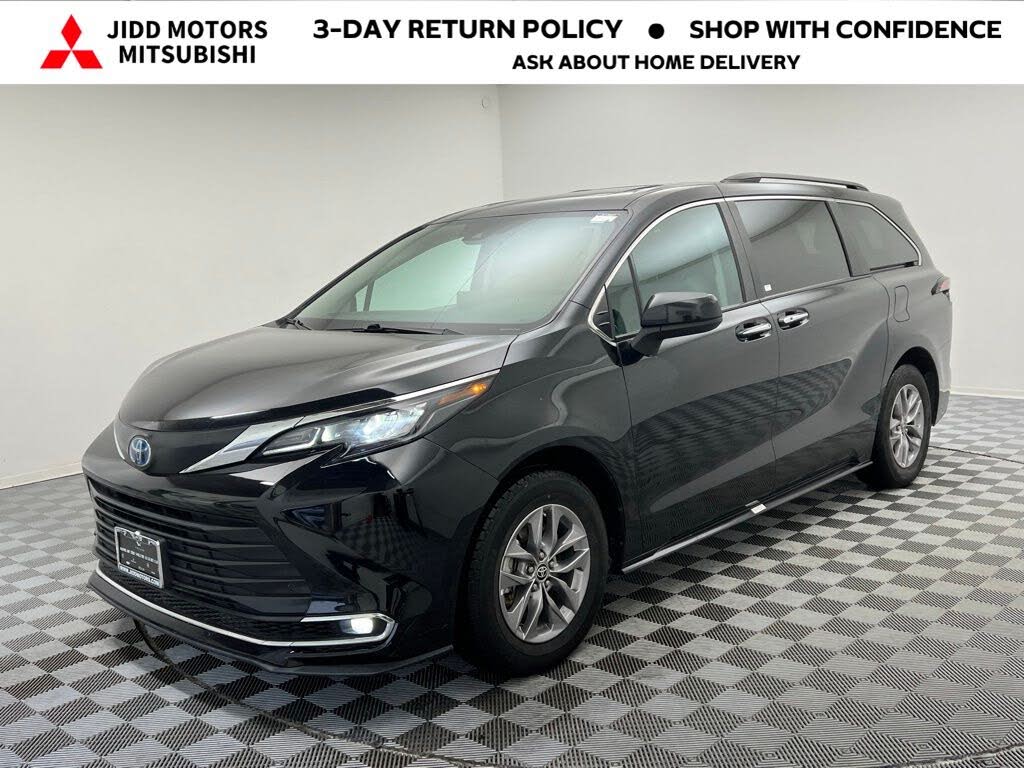 2024 Toyota Sienna XLE 7-Passenger FWD