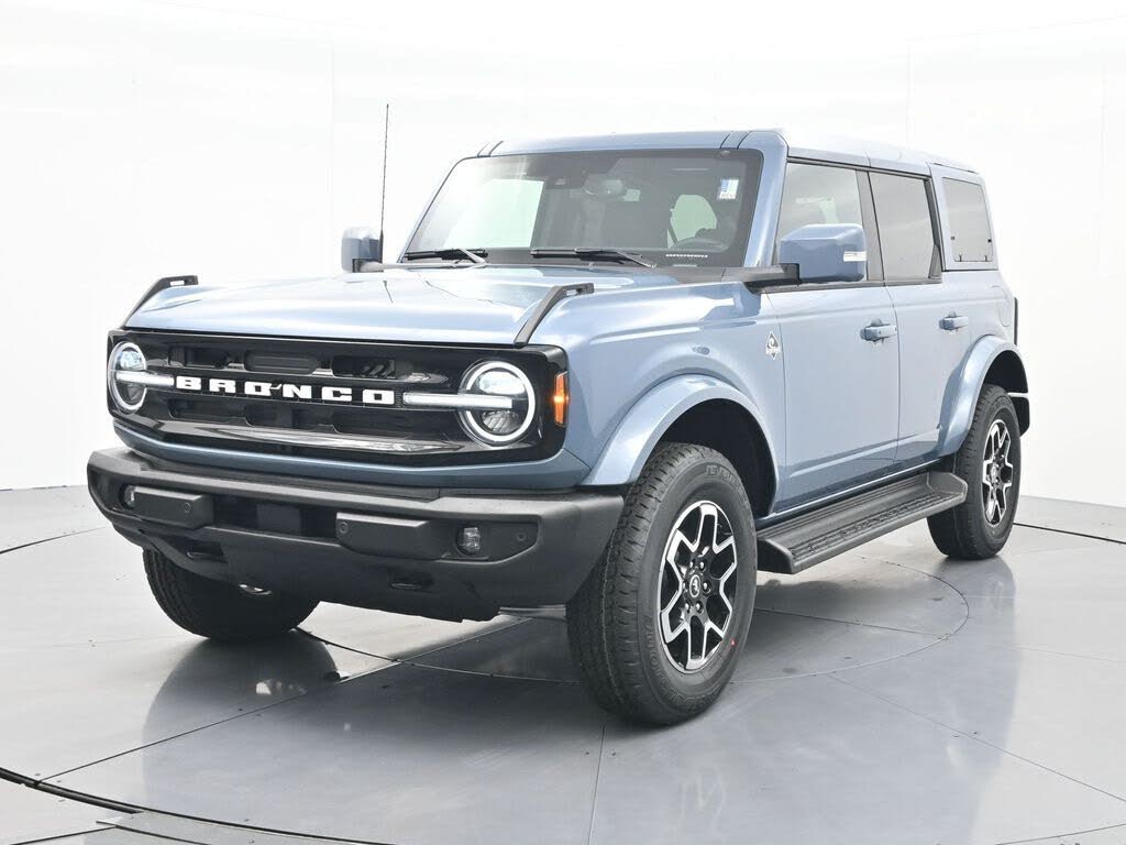 2025 Ford Bronco Outer Banks 4-Door 4WD