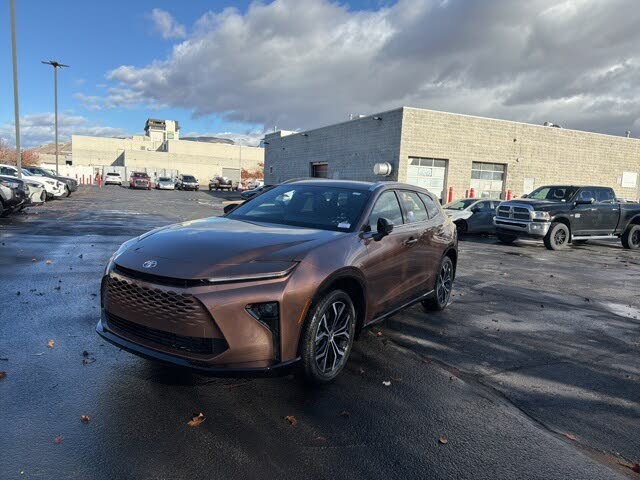 2025 Toyota Crown Signia XLE AWD