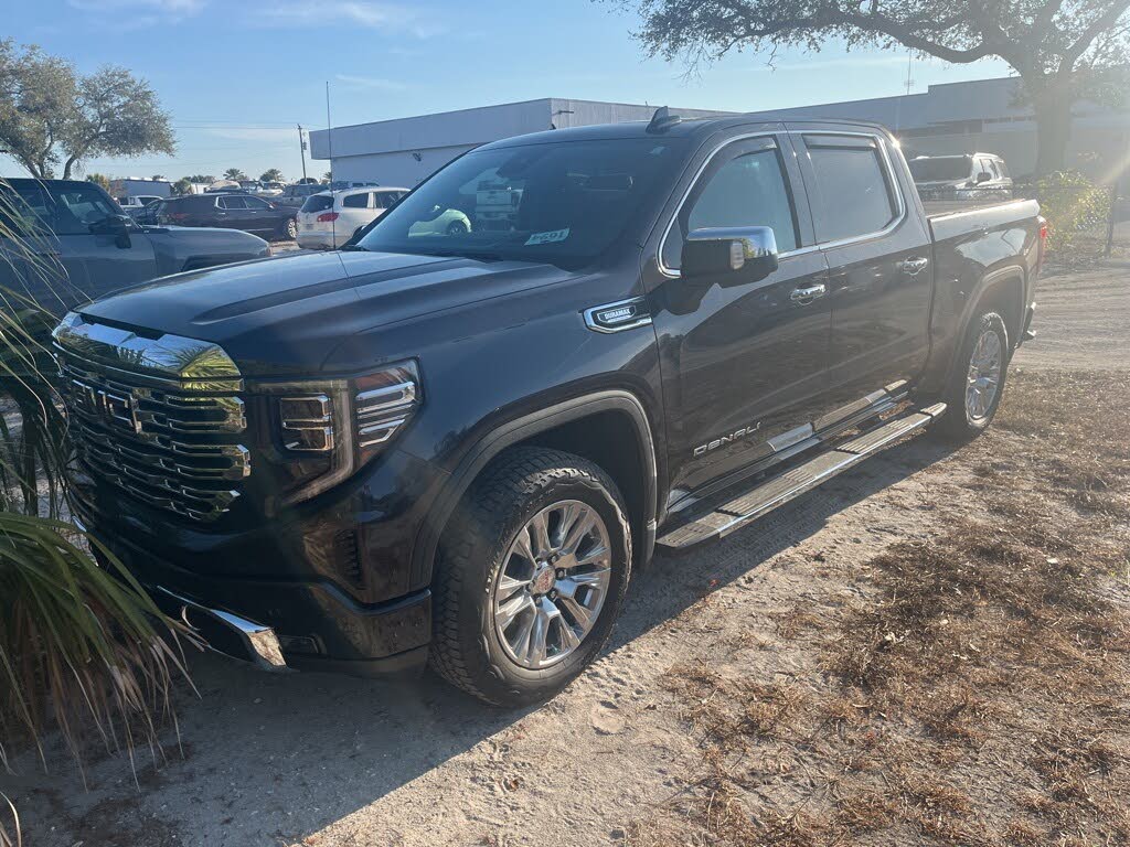2023 GMC Sierra 1500 Denali Crew Cab 4WD