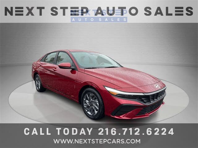 2024 Hyundai Elantra SEL FWD