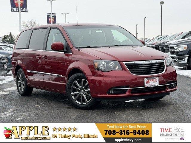 2016 Chrysler Town & Country S FWD